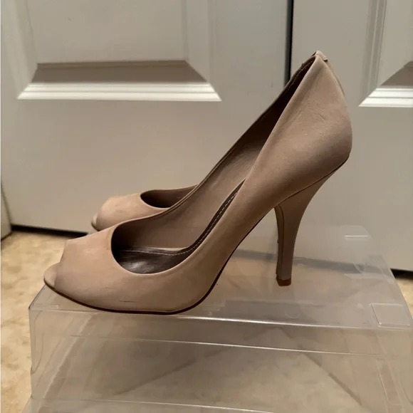 Gianni Bini Leather, Peep Toe Heels - Picture 3 of 6